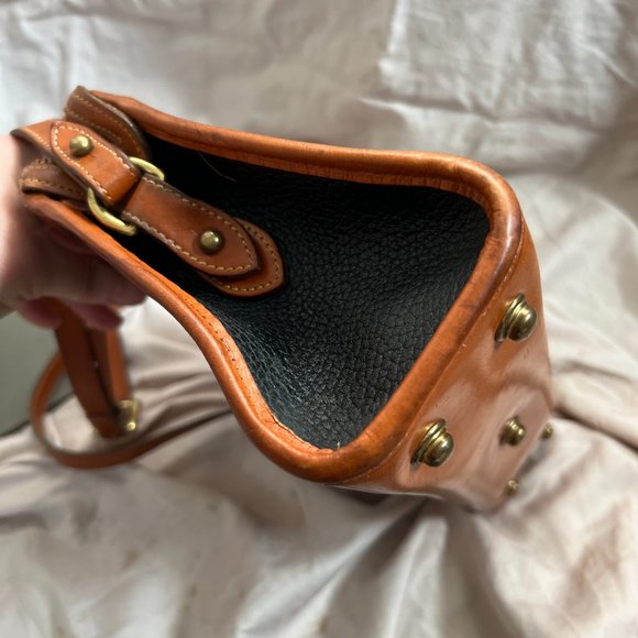 Dooney & Bourke All Weather Leather crossbody bag - Picture 6 of 9